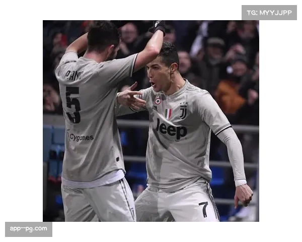 尤文图斯边路传中质量不佳 萨索洛禁区密集防守化解攻势 尤文图斯边路传中质量不佳 萨索洛禁区密集防守化解攻势